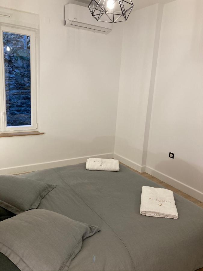 Suite Charles - Vue Musee Rimbaud Charleville-Mezieres Bagian luar foto