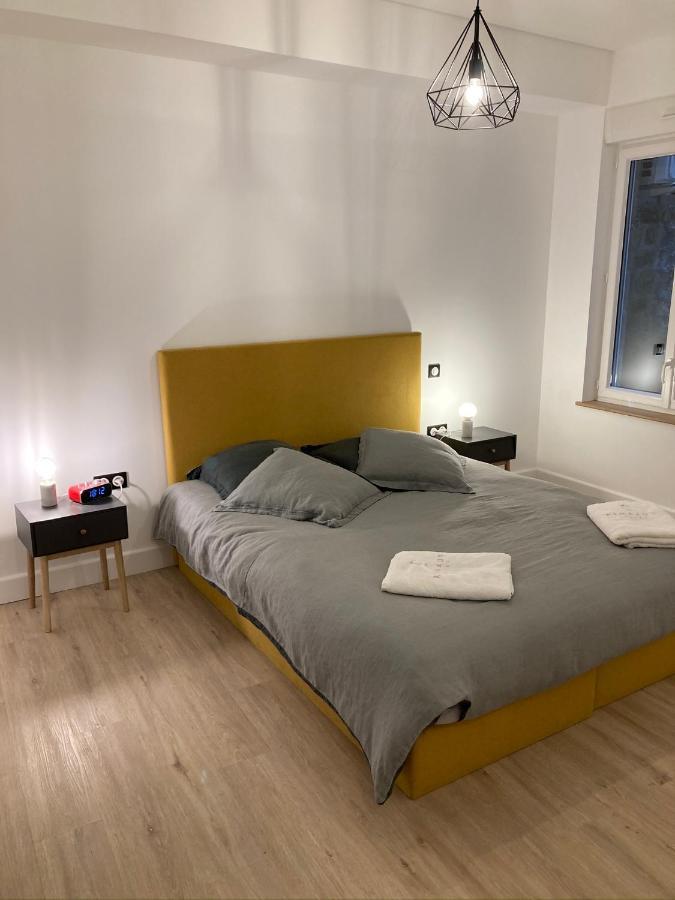 Suite Charles - Vue Musee Rimbaud Charleville-Mezieres Bagian luar foto