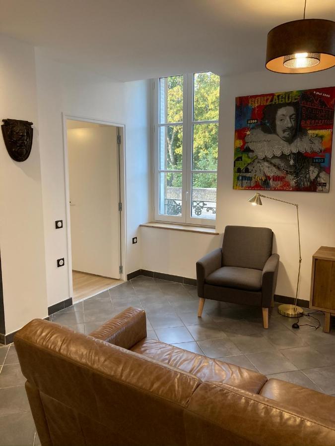 Suite Charles - Vue Musee Rimbaud Charleville-Mezieres Bagian luar foto